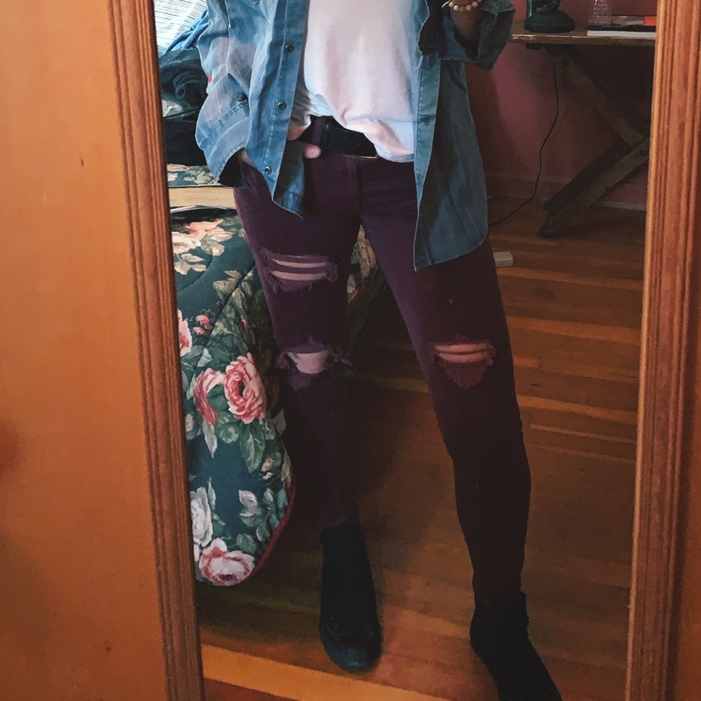 American Eagle | Distressed Jeans | Size 2